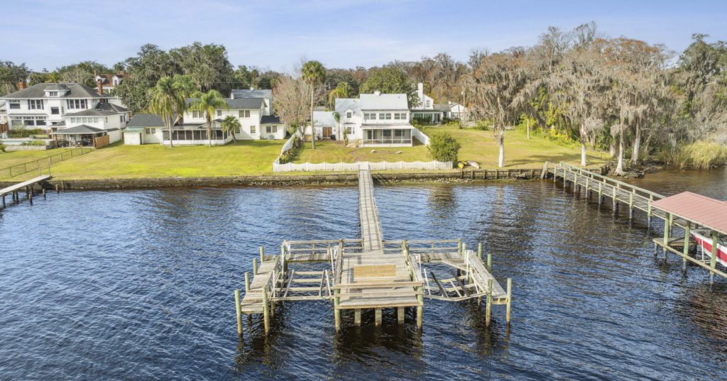 Margaret Zahner property listing at 419 Mulholland Park in Palatka Florida