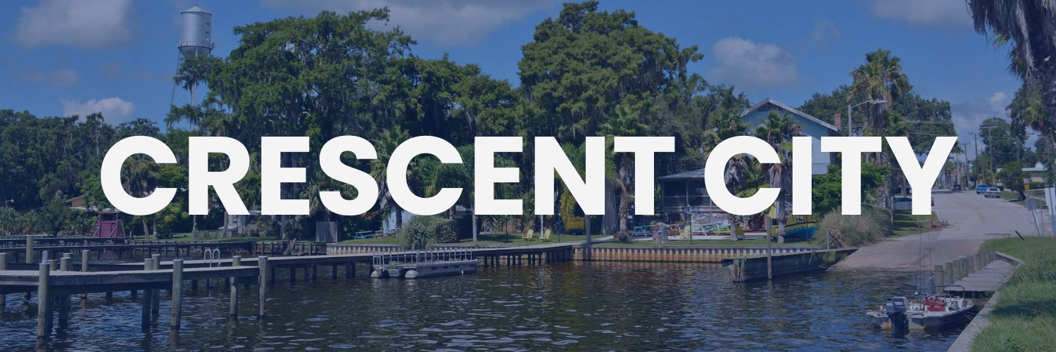 Sunrise over Crescent Lake and historic homes – Crescent City, Florida